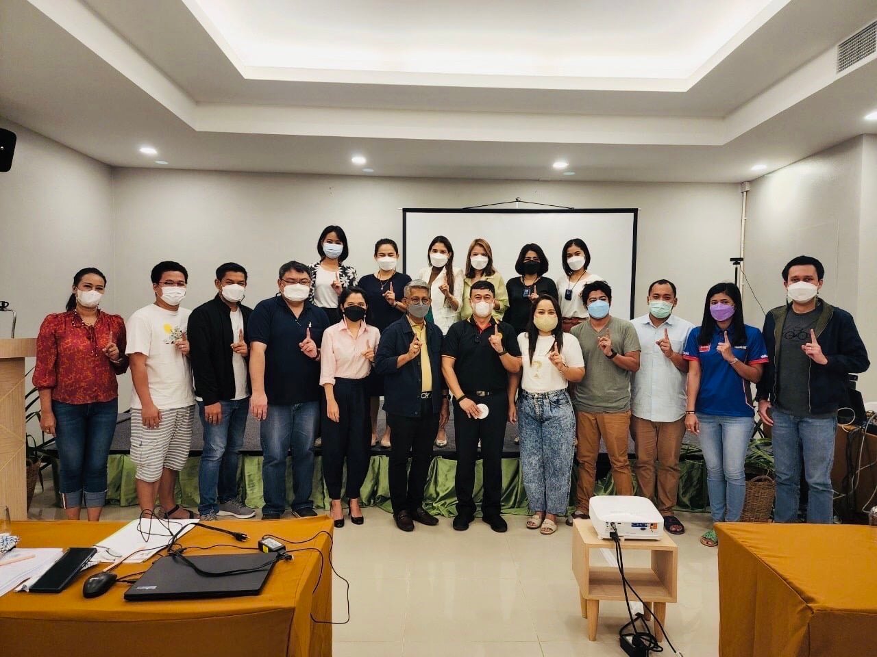 คณะมนุษยศาสตร์และสังคมศาสตร์ จัดโครงการอบรมเชิงปฏิบัติการมุ่งผลสัมฤทธิ์การจัดทำหลักสูตรระยะสั้น ณ ซี ซีคเกอร์ รีสอร์ท กระบี่ จังหวัดกระบี่