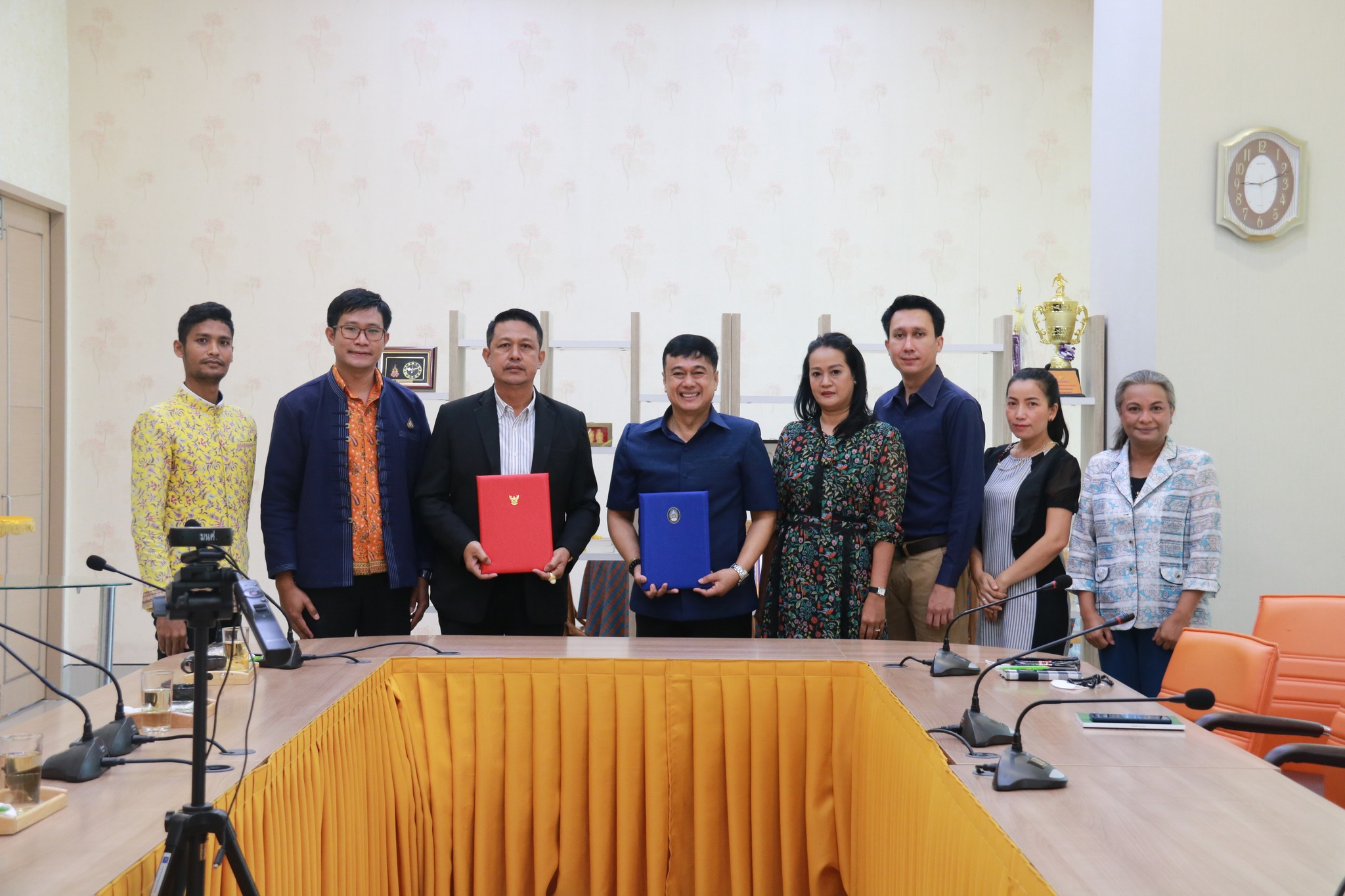 คณะมนุษยศาสตร์และสังคมศาสตร์ บันทึกข้อตกลงร่วมมือทางวิชาการ ระหว่าง คณะมนุษยศาสตร์และสังคมคาสตร์ กับโรงเรียนศึกษาสงเคราะห์สุราษฏร์ธานี