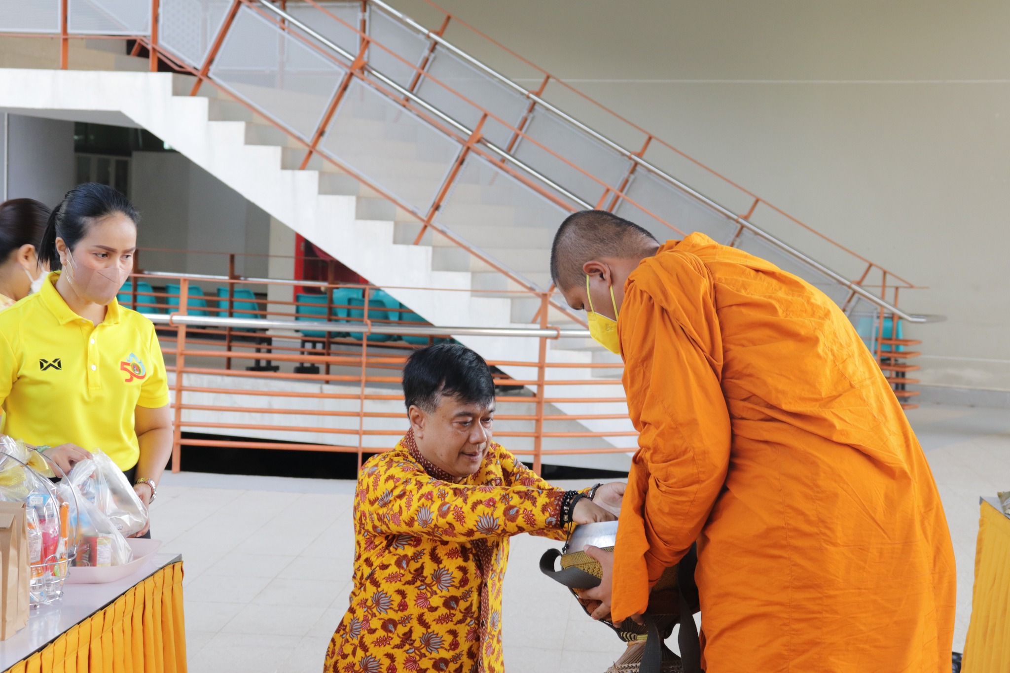สาขาวิชาการพัฒนาชุมชน จัดพิธีทำบุญตักบาตรสาขาวิชาการพัฒนาชุมชน