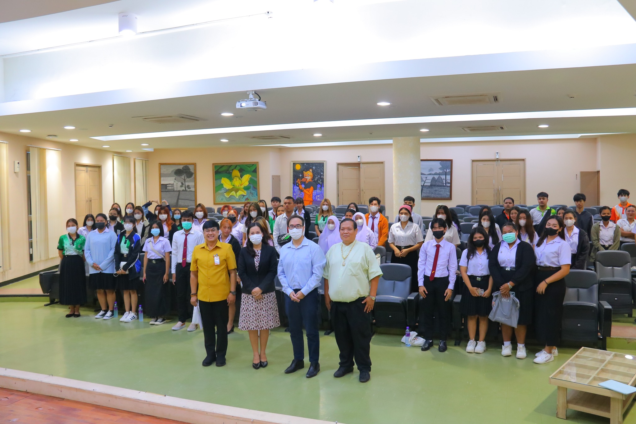 โครงการพัฒนาทักษะการพูดภาษาอังกฤษ ให้กับนักศึกษาในหลักสูตรสาขาวิชาภาษาอังกฤษ